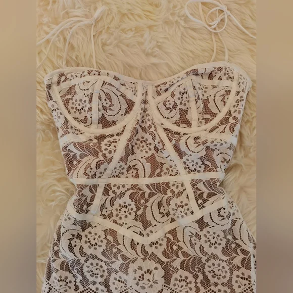 FOR LOVE & LEMONS TATI LACE CORSET DRESS ๐ค - Picture 4 of 13